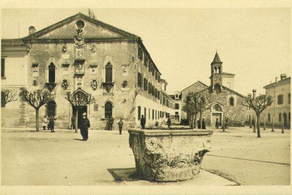 capodistria-piazza-brolo1926A25DD76-203F-133B-BD45-B5A0FFC33FEC.jpg